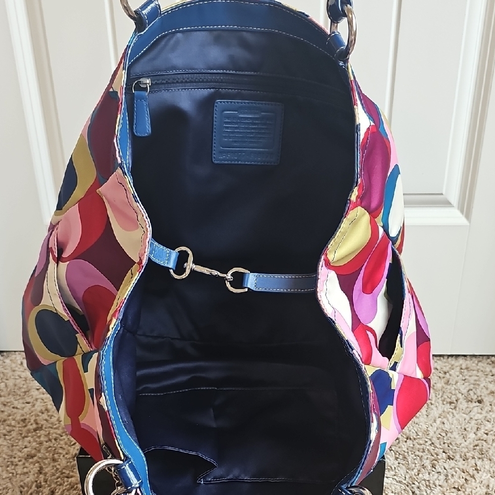 Coach 2010 Signature Scarf Print Weekender Tote Bag - Picture 10 of 16